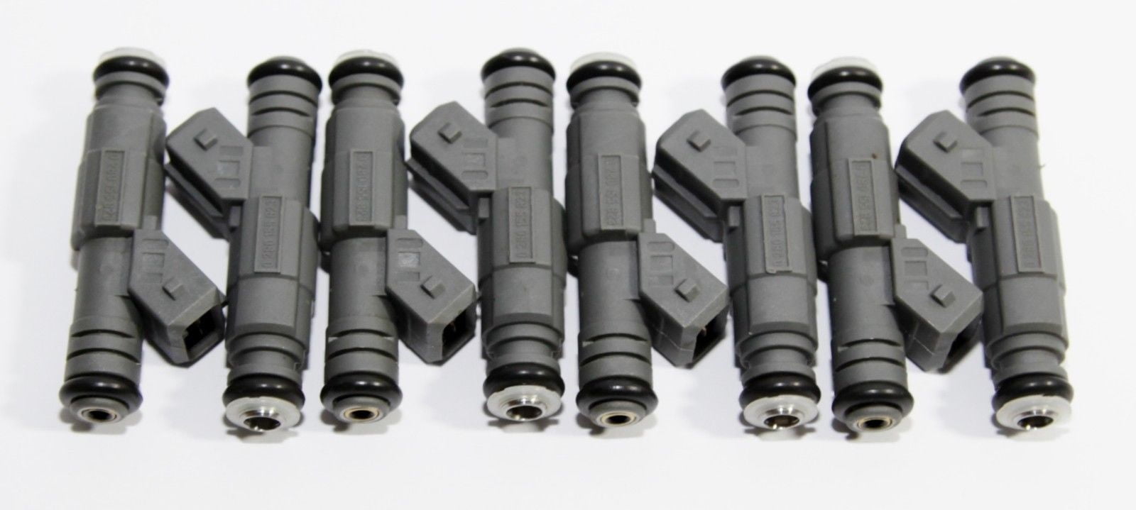 1 set (8) Fuel Injectors for BMW 0004 X5/0103 540i/9801 740i 740iL