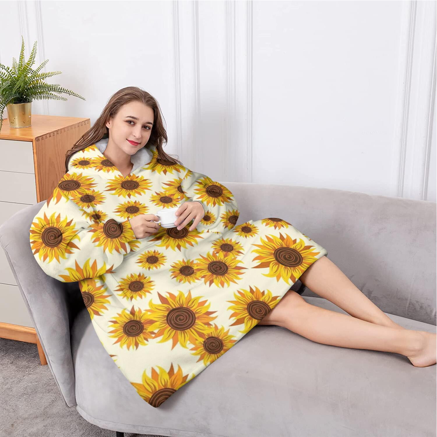 Oversized Wearable Blanket Hoodie,Beige Sunflower Pattern Sherpa Blanket Hoodie with Super Pockets,Super Warm Fuzzy Pullover for Women & Men