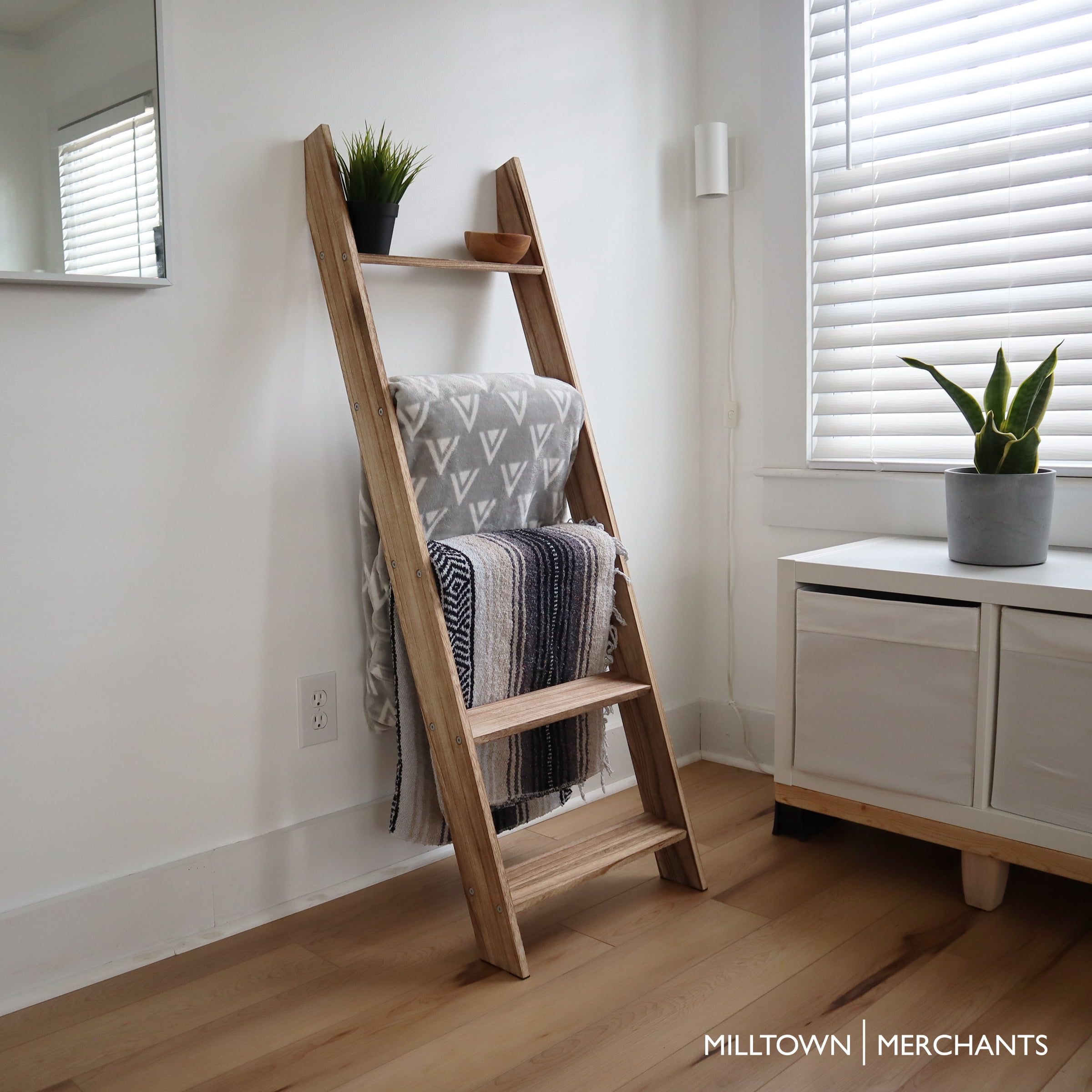 Milltown Merchants Rustic Wooden Leaning Blanket Ladder (Driftwood)