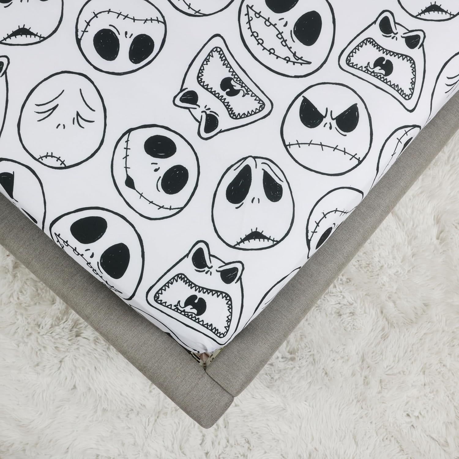 The Nightmare Before Christmas Bedding Sheet Set 4 pcs Twin Bed in Bag Set for Kids - Reversible Comforter, Flat Sheet, Fitted Sheet & Pillowcase