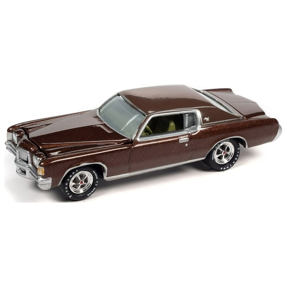 1971 Pontiac Grand Prix, Bronzini Gold Metallic - Johnny Lightning JLCG030/48A - 1/64 Scale Car