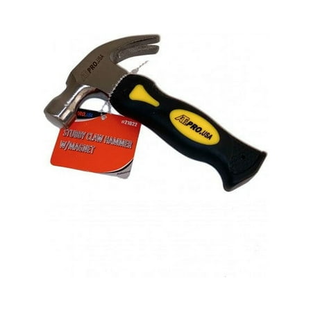 Stubby Claw Hammer With Magnetic Nail Holder