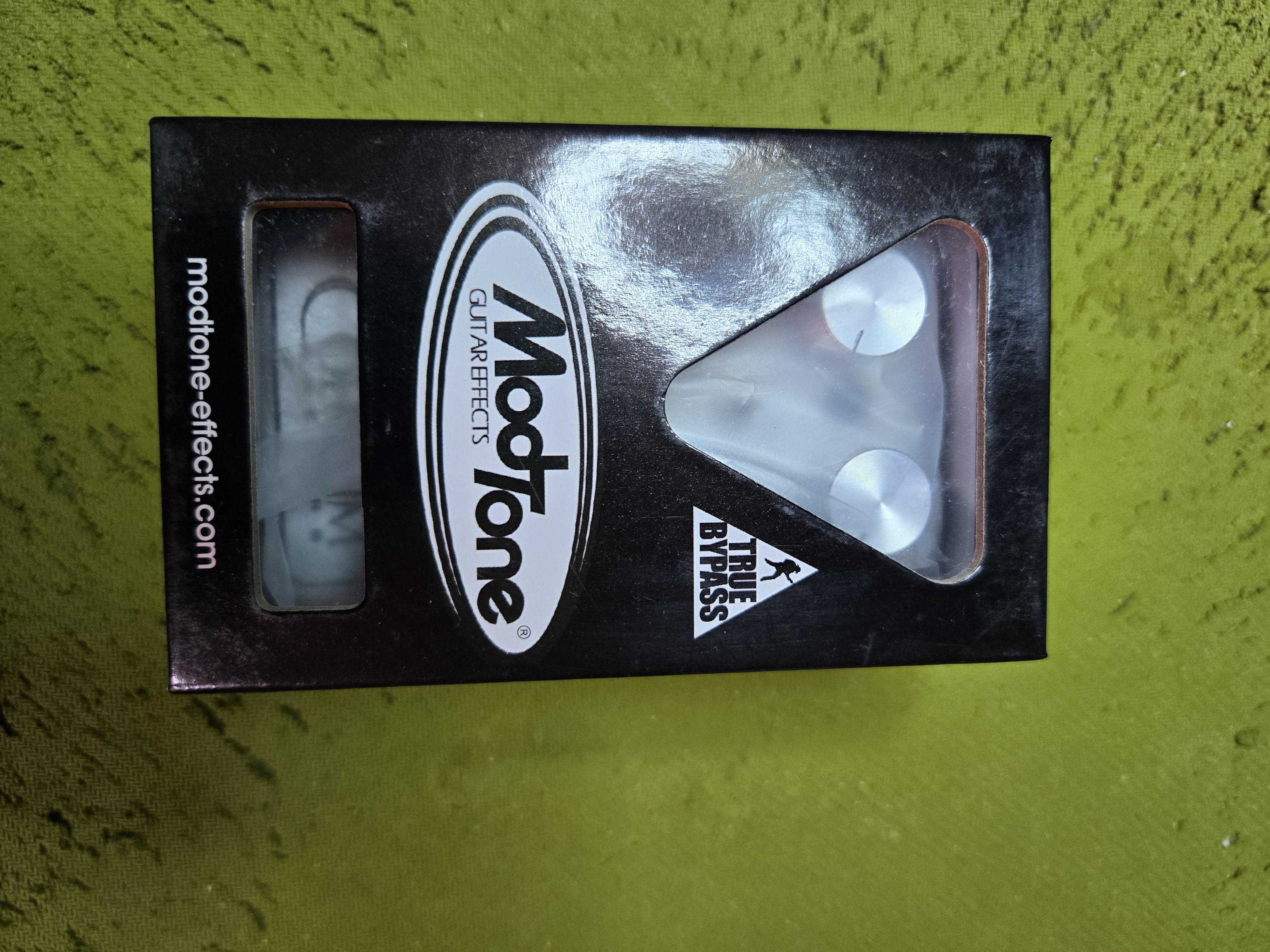 Modtone MT-CRV Coliseum Reverb Sparkle Effects Pedal, Silver