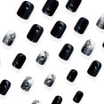 thumbnail image 3 of Set de uñas postizas KSTBJN cortas cuadradas negras para Navidad, 3 of 7