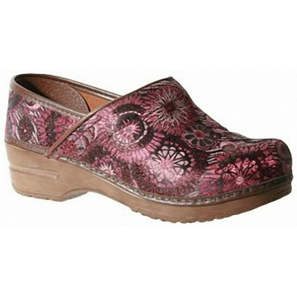 hot pink clogs