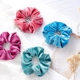 thumbnail image 1 of Scrunchies Velvet Gomas para el Pelo, Ligas para Cabello Coleteros de Terciopelo Cintas Elásticas Clásicas y Elegantes para Mujeres -Serie C, 1 of 4