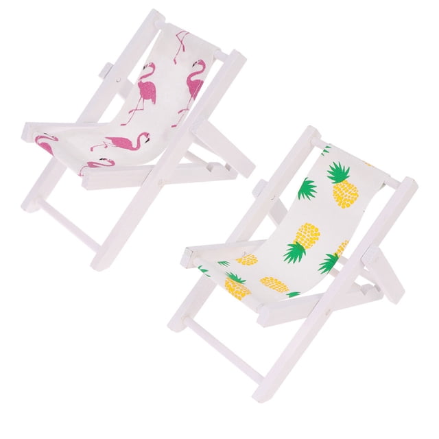 2 mini sillas de playa de madera estilo mediterráneo con diseño de piña y flamenco, soporte para teléfono móvil, mini adorno para tumbona.