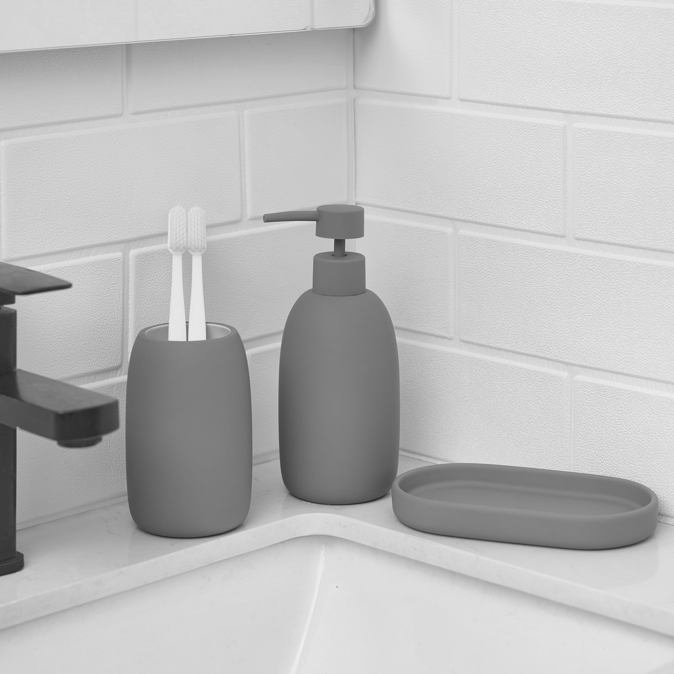 Mainstays Complete Bathroom Essentials Set – Cotton Towels, Bath Rug & 3-Piece Bath Accessories, Grey