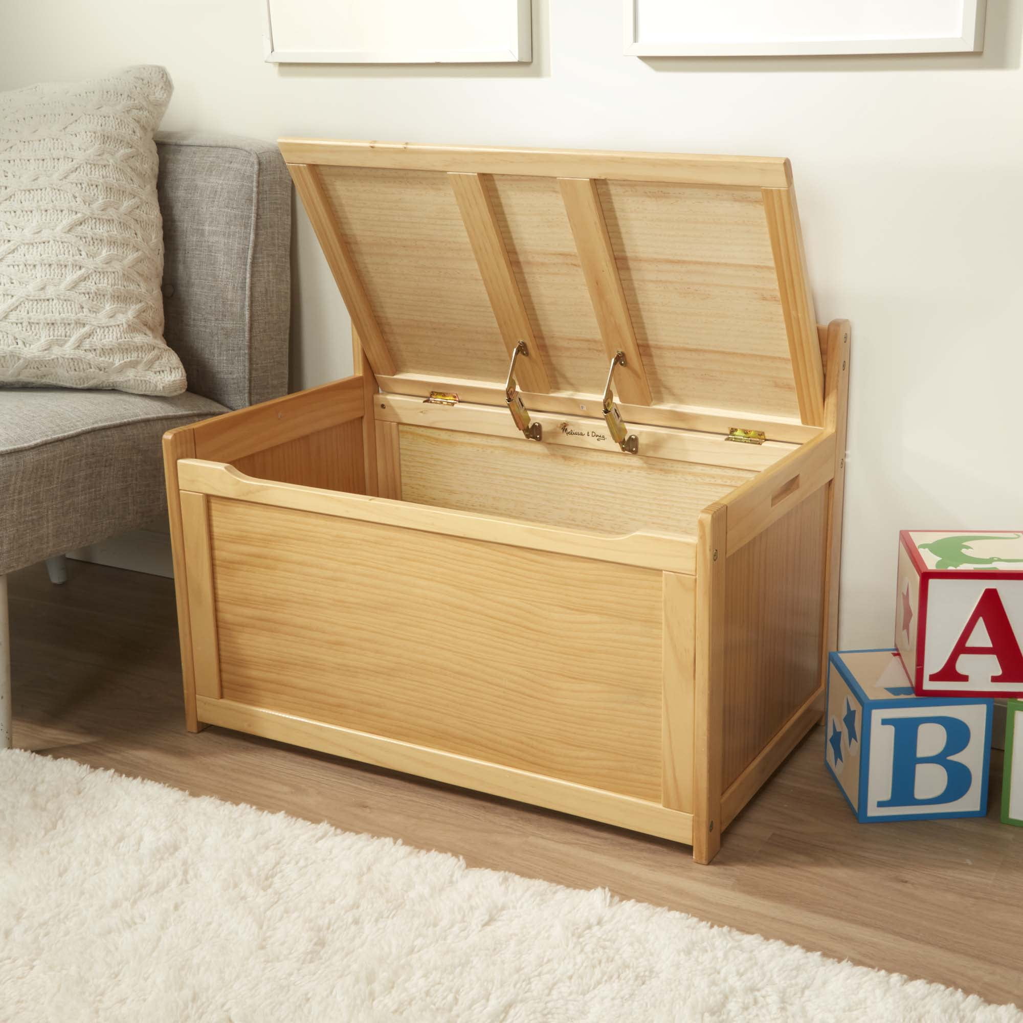 Melissa & Doug Wooden Toy Chest, Toy Storage Box (Blonde) with Hinged-Lid, Playroom Furniture for Kids Ages 3+ [Wood]