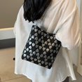 thumbnail image 4 of Bolso de gran capacidad de diseño de nicho para mujer Bolso de mano para viajeros nuevo de este año 2024 Bolso de mano moderno y versátil, 4 of 5