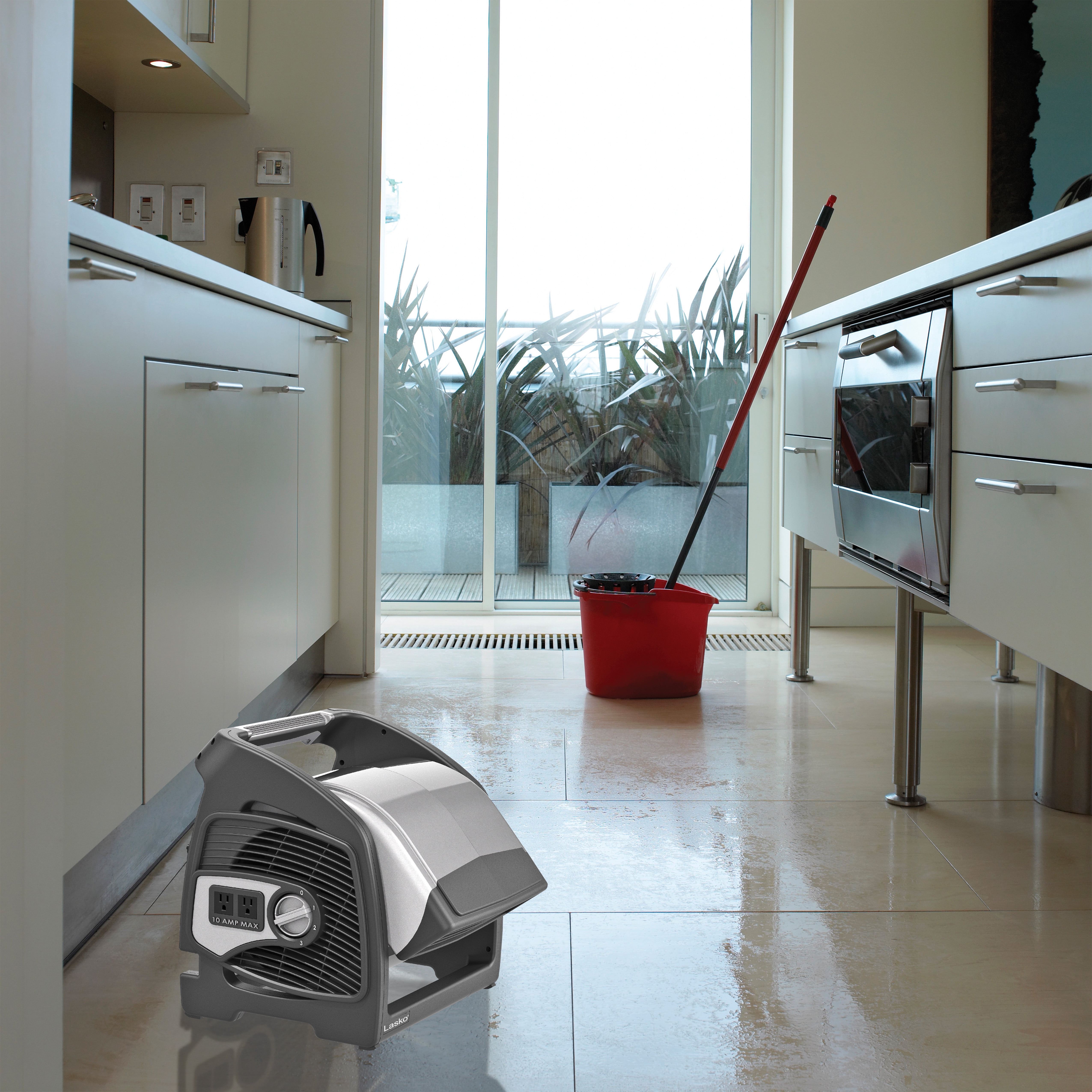 Lasko Max Performance Pivoting Utility Blower Floor Fan with Accessory  Outlet, U15701, Black - Walmart.com