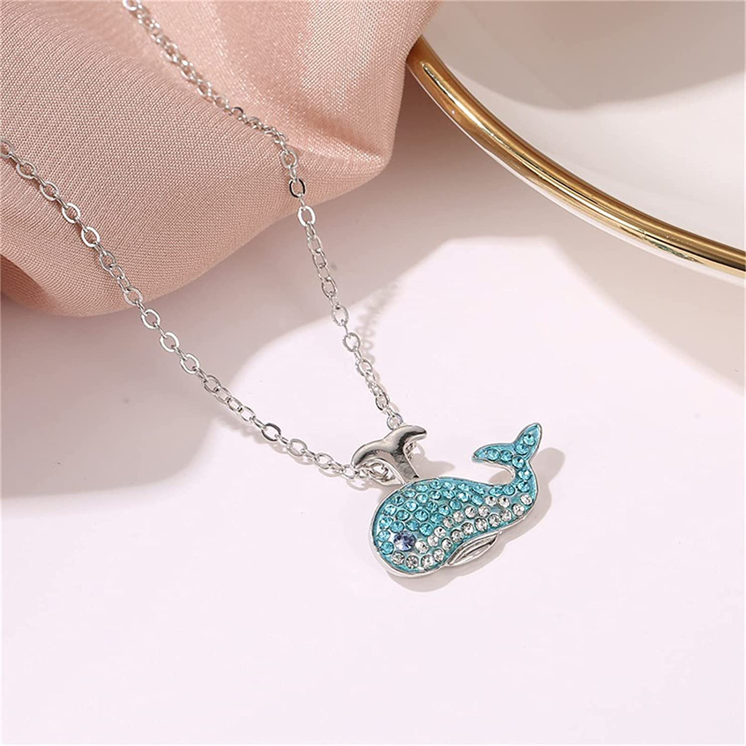 Personalized Women Temperament Silver Sea Turtle Whale Pendant Necklace Rhinestone Necklace Jewelry Clavicle Chain Dreamy Accessories Wonderful Gift for Women 
