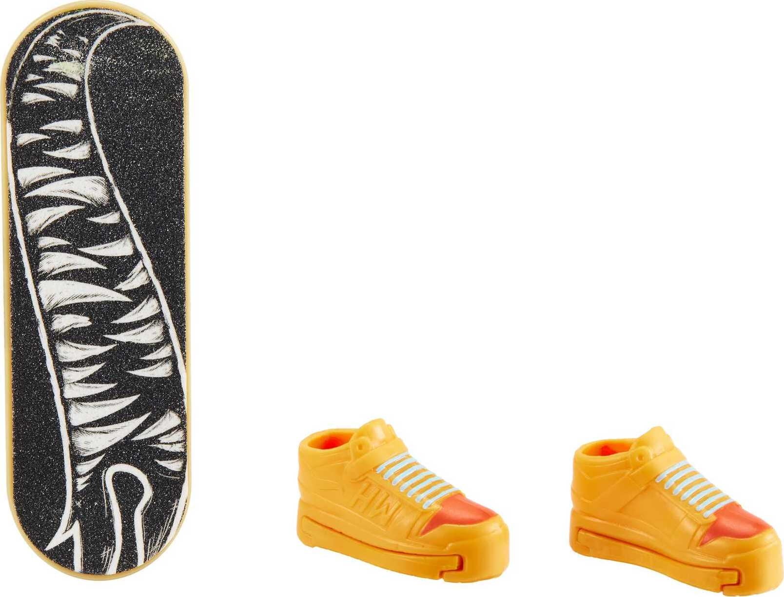 Hot Wheels Skate Tony Hawk Fingerboard & Skate Shoes, Toy for Kids (Styles May Vary)