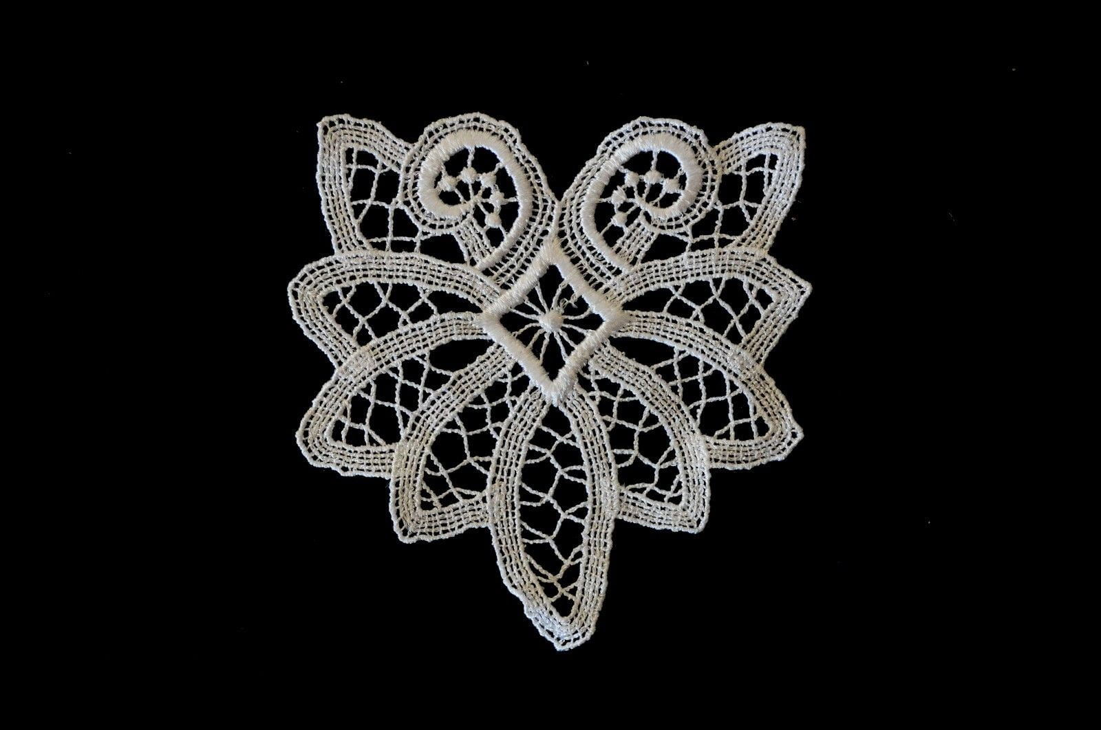 Lily 4.5"x4.75" White Venice Lace Motif Applique Patch Cup Doily Coaster