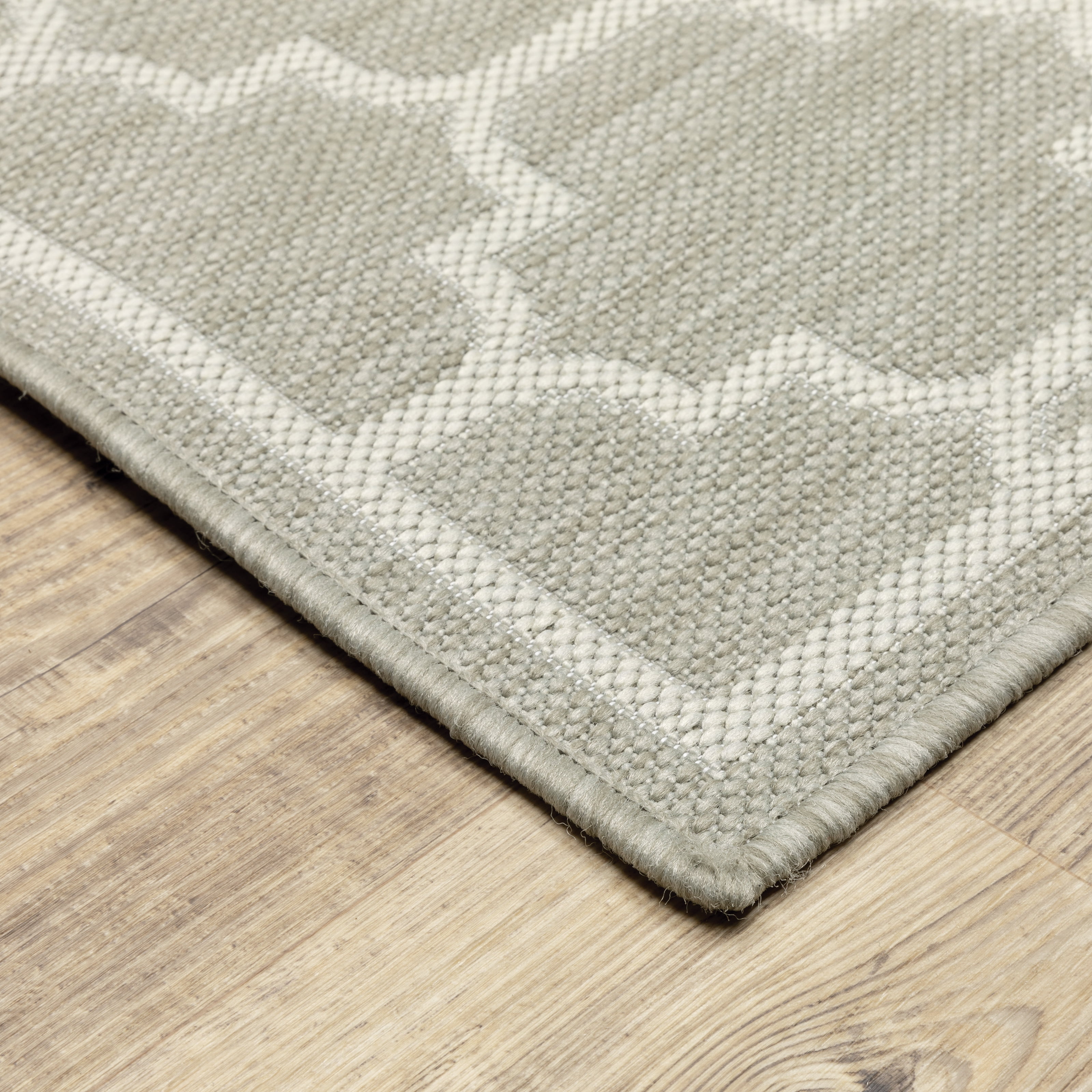 Avalon Home 3' x 5' Gray and Taupe Trellis Outdoor Rug