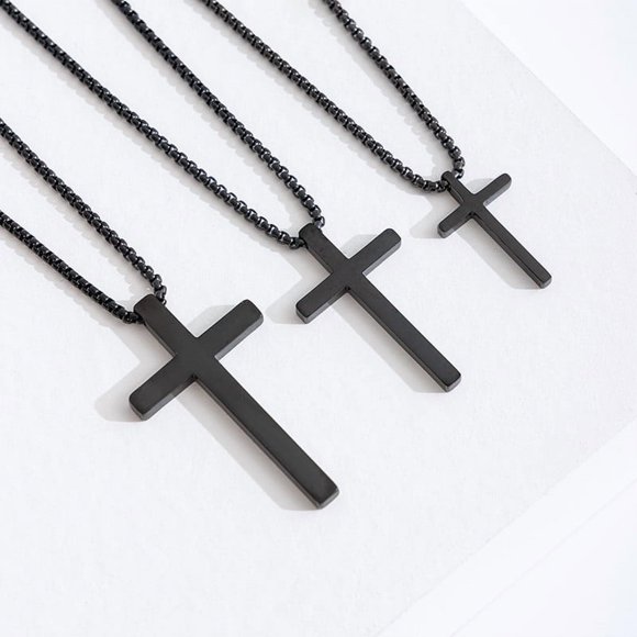 Ohmyroo Elegant Classic Cross Pendant Necklace, Dainty Religious Jewelry with Adjustable Chain, Perfect for Everyday Wear and Gift Giving