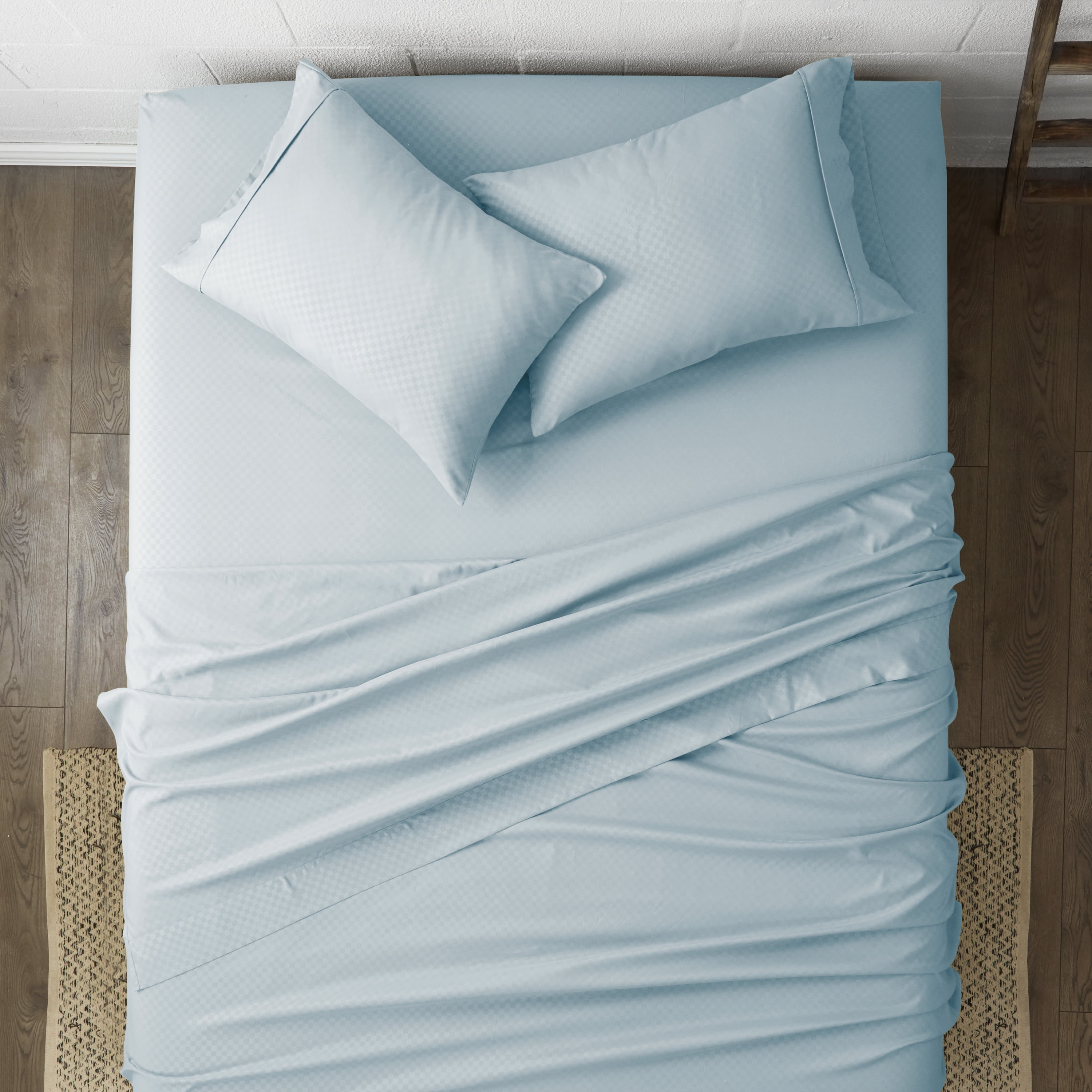 Noble Linens 4 Piece Aqua Checkered Embossed Bed Sheet Set, Full