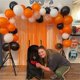 thumbnail image 4 of Kit de arco con forma de globo Paeyeq naranja/negro, 113 piezas, para decoración de fiestas, 4 of 9