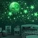 thumbnail image 1 of Estrellas que brillan en la oscuridad para el techo, 440 piezas de estrellas que brillan en la oscuridad para decoración de pared de niños, para dormitorio infantil, 1 of 6