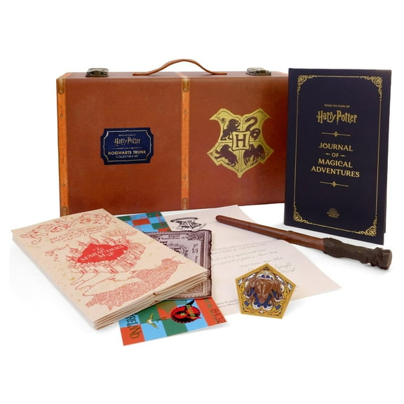 Harry Potter: Hogwarts Trunk Collectible Set (Kit)