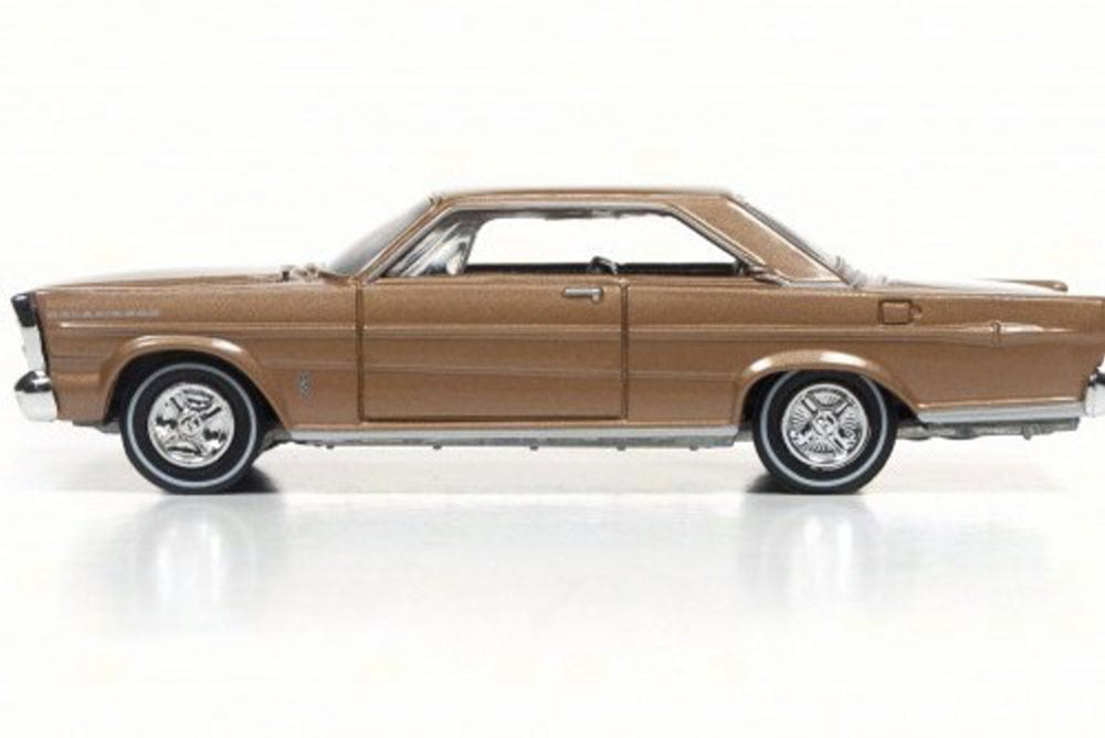 1/64 RACING CHAMPIONS 2D8 1965 Ford Galaxie 500 in Vintage Burgundy