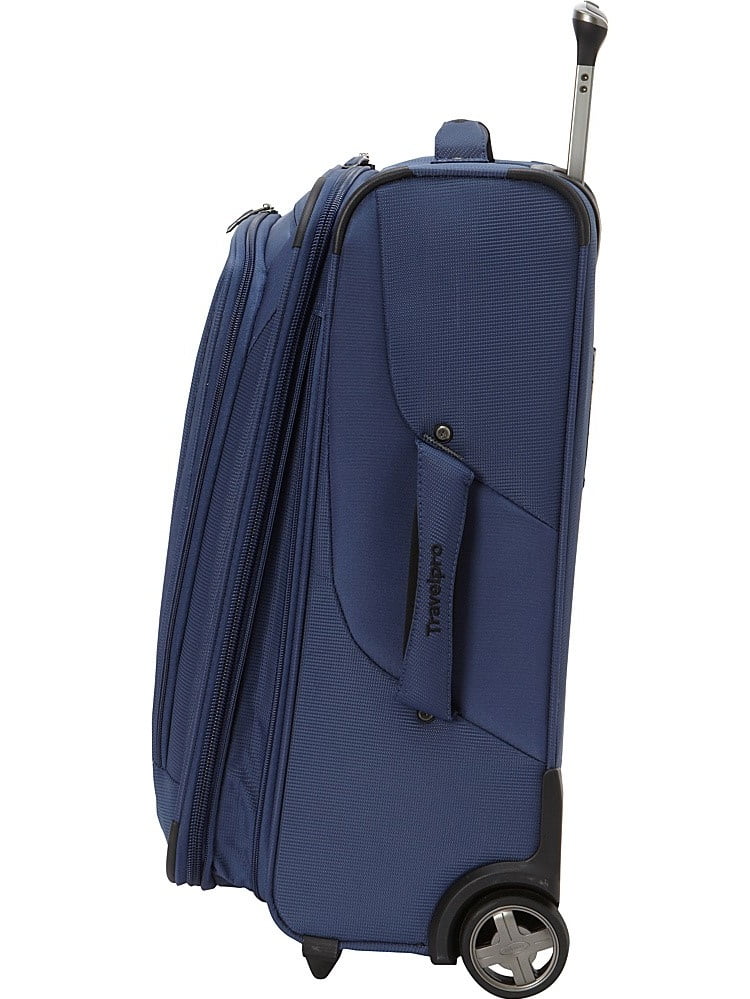 travelpro maxlite 4 22 expandable rollaboard