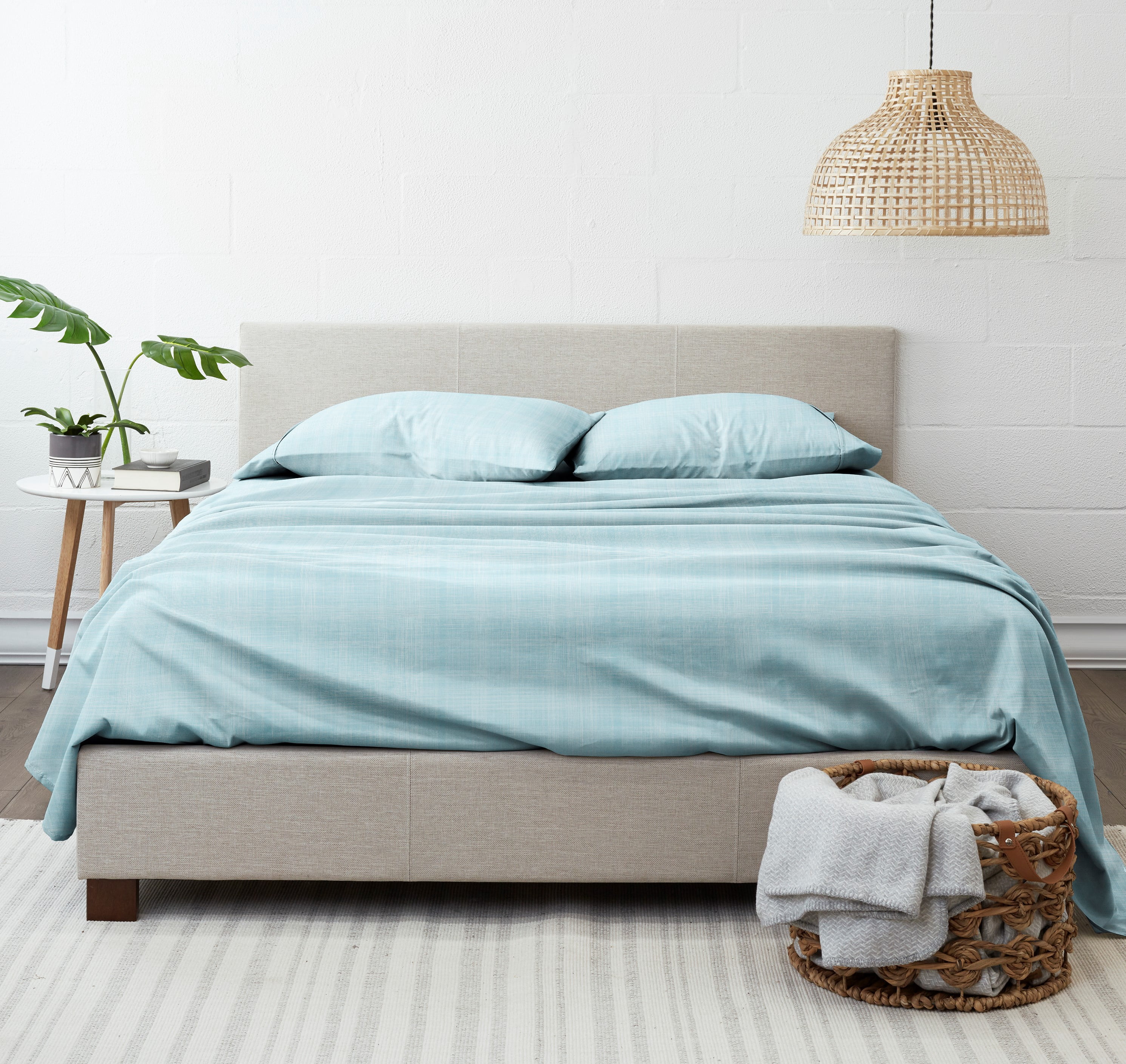 Noble Linens 4 Piece Pattern Microfiber Bed Sheets Set, Aqua Thatch, California King