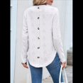 thumbnail image 4 of Camiseta Informal de Larga para Mujer, con Cuello Redondo, Dobladillo Curvo y Botones en la Espalda, Estilo Moderno y Holgado. M, 4 of 9