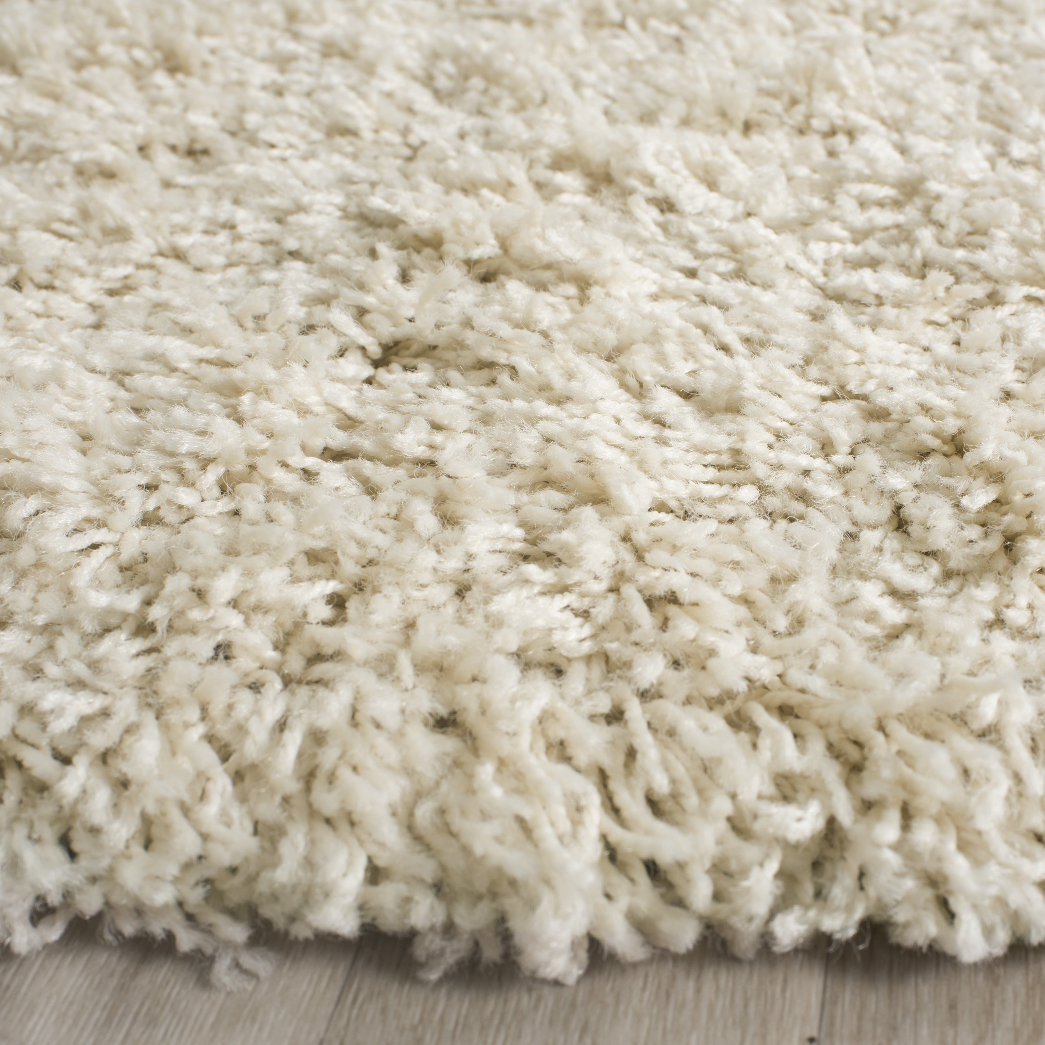 Safavieh Laguna Neven Solid Shag Area Rug, Beige, 4' x 4' Round