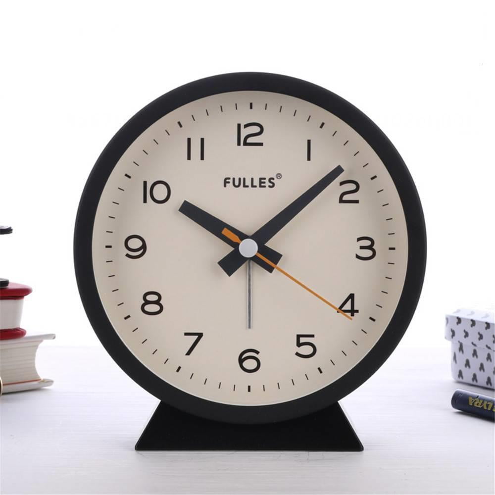 1 Pcs PVC Bedside Small Silent No Tick Alarm Clock Wake Up Clocks  6.2x3x5.9cm