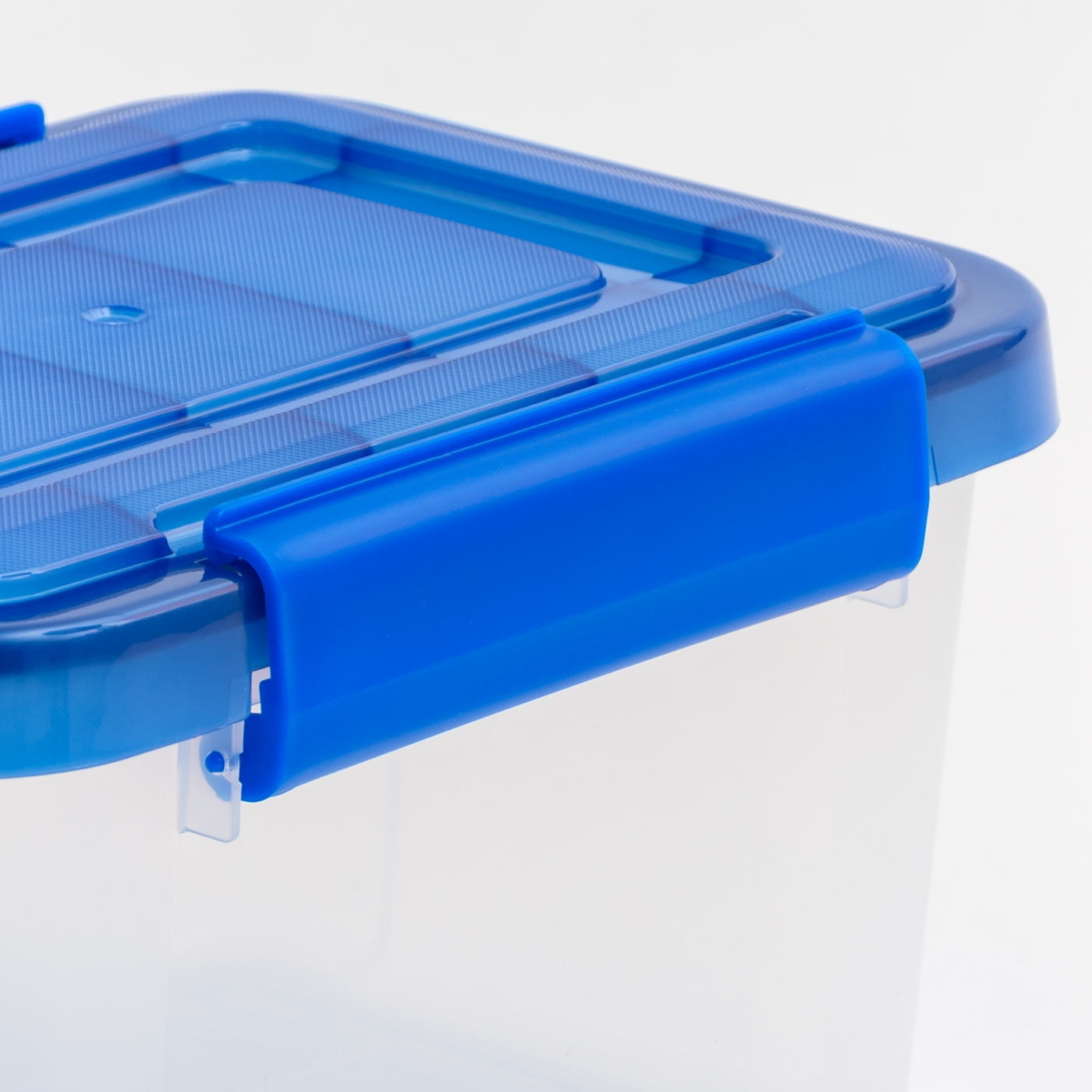 IRIS USA, 6 Quart WeatherPro Plastic Latching Storage Container, Blue Lid, Set of 5