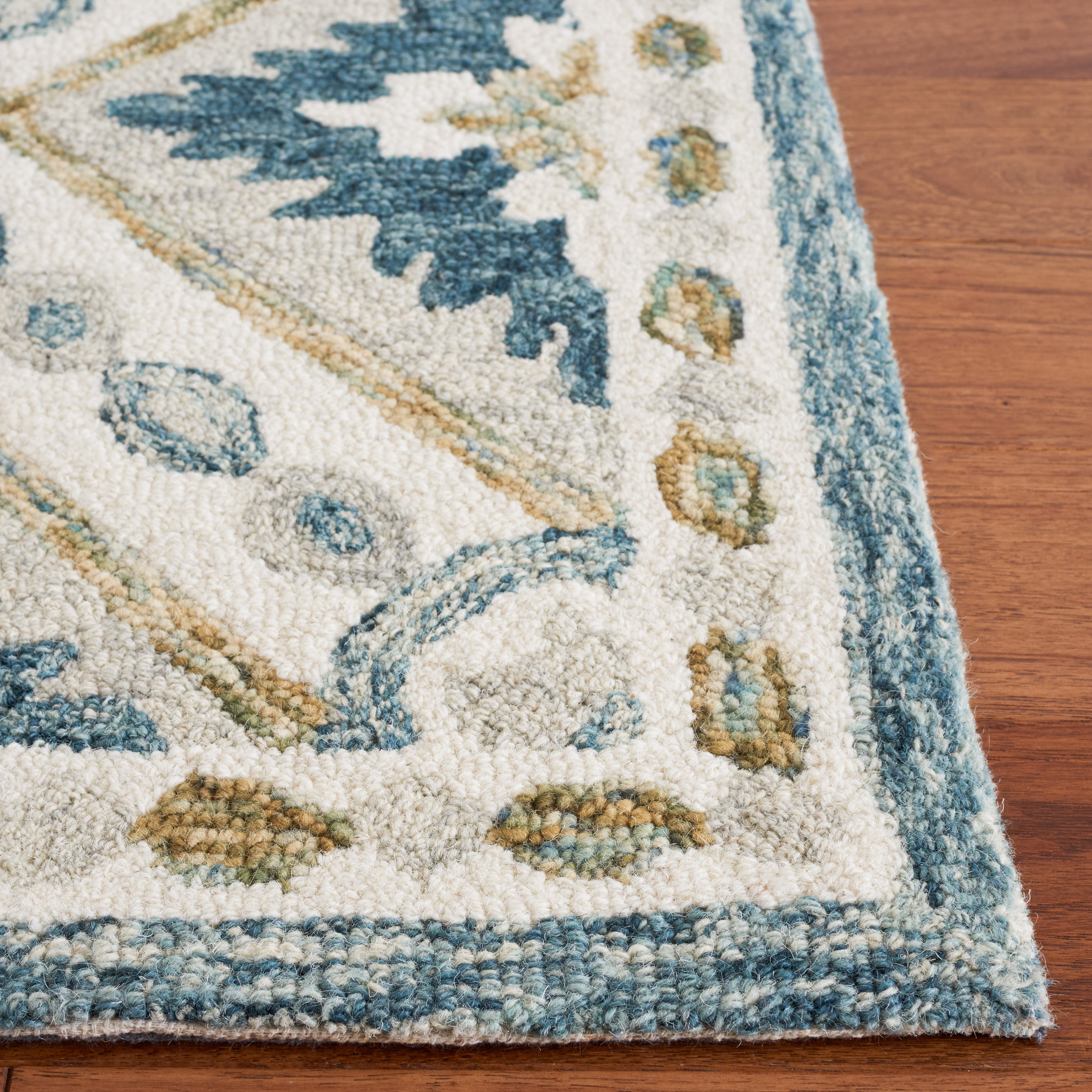 SAFAVIEH Martha Stewart Tufted Diamond Area Rug, Blue/Ivory, 5' x 8'