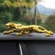thumbnail image 2 of Estatua de leopardo dorado Resina abstracta Escultura de leopardo dorado Estatua de safari Escultura de escritorio Decoración de escritorio, Adorno de coche de leopardo Personalidad creativa Coche Le JAMW Sencillez, 2 of 5