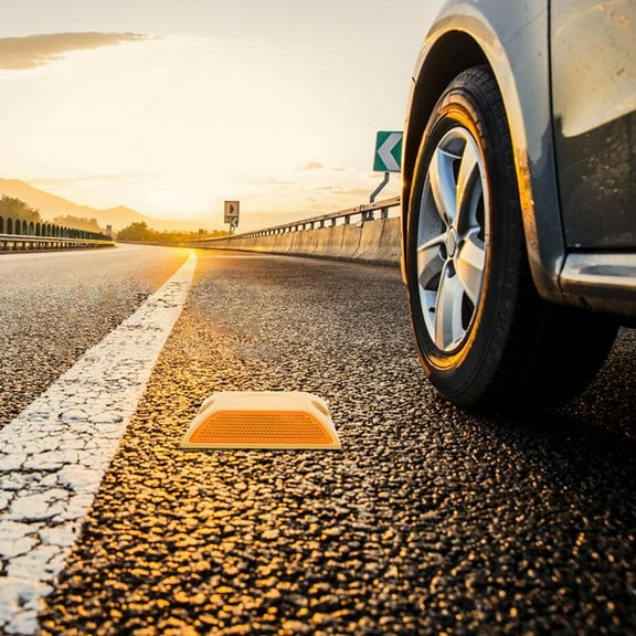 GOOHOCHY 4pcs Reflective Plastic Road Studs, Dual-Sided Raised Pavement Markers For Highway And Driveway Safety High Visibility Reflectors For Nighttime