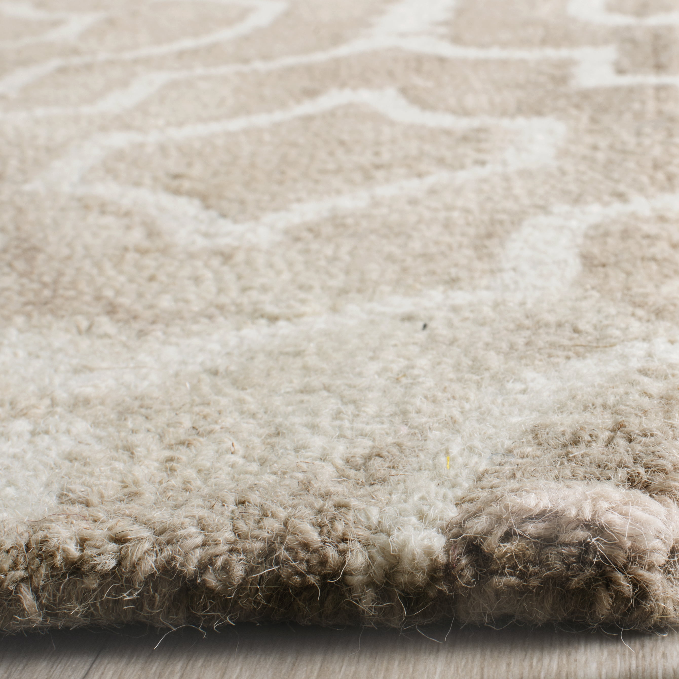 Safavieh Dip Dye Lairos Distressed Wool Area Rug, Beige/Ivory, 7' x 7' Square