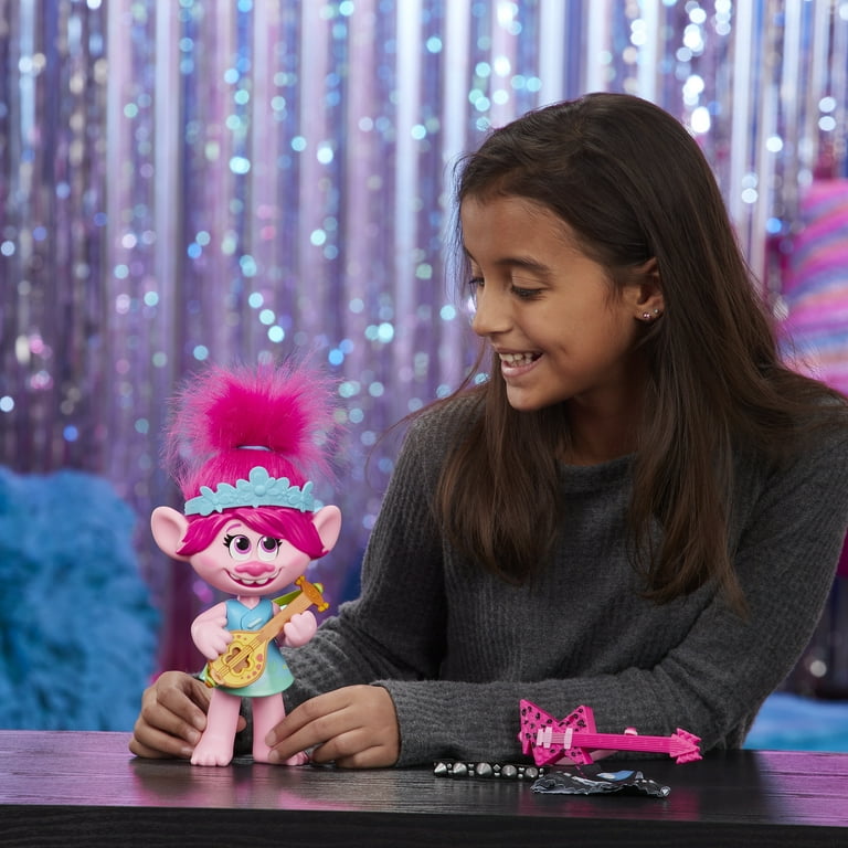 DreamWorks Trolls World Tour Pop-to-Rock Poppy Singing Doll Age 4+ (New)  Hasbro