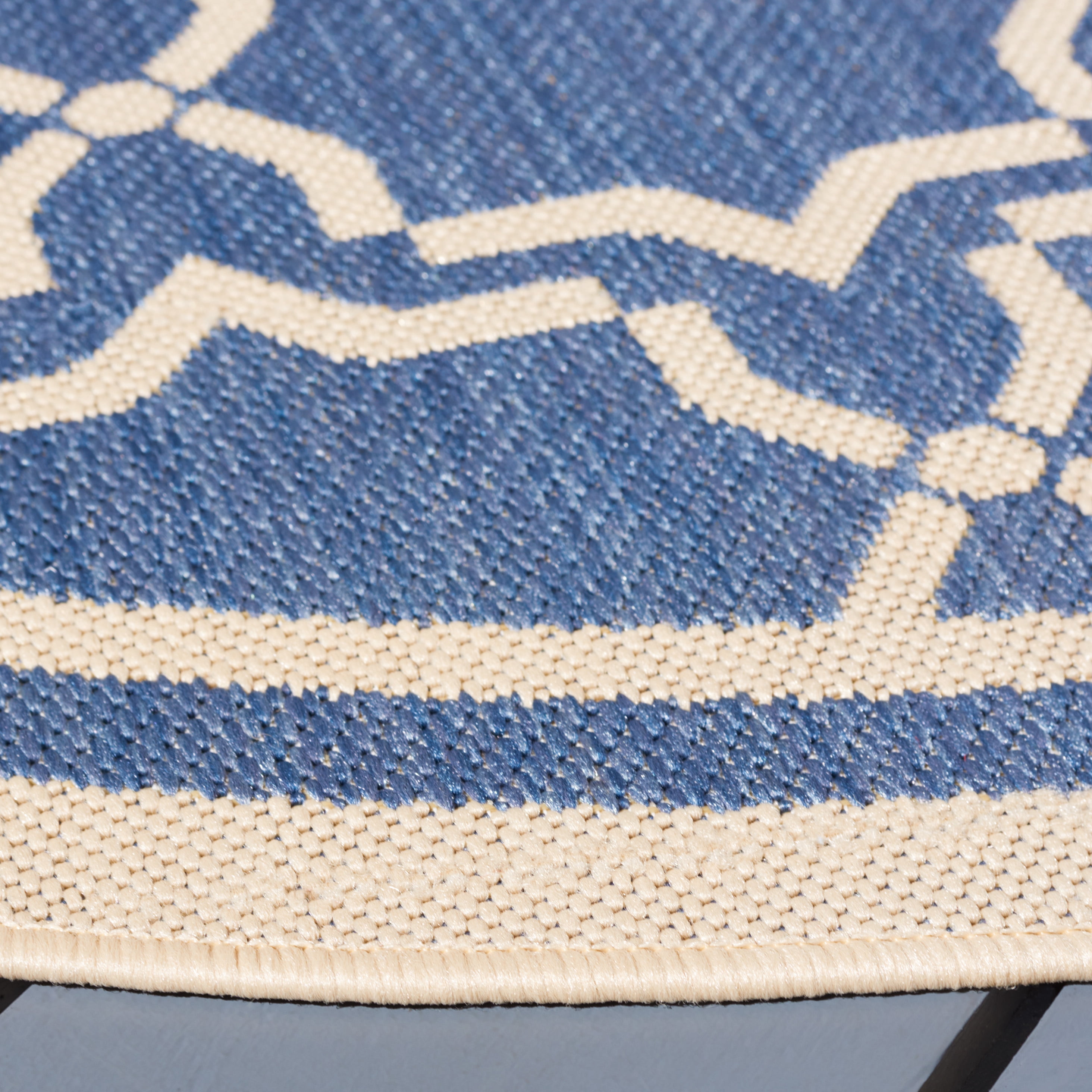 SAFAVIEH Courtyard Allison Oriental Indoor/Outdoor Area Rug, Blue/Beige, 6'7" x 6'7" Round
