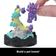 Monster High Pet Keychains, Animal Figures with Accessories and Buildable Terrarium