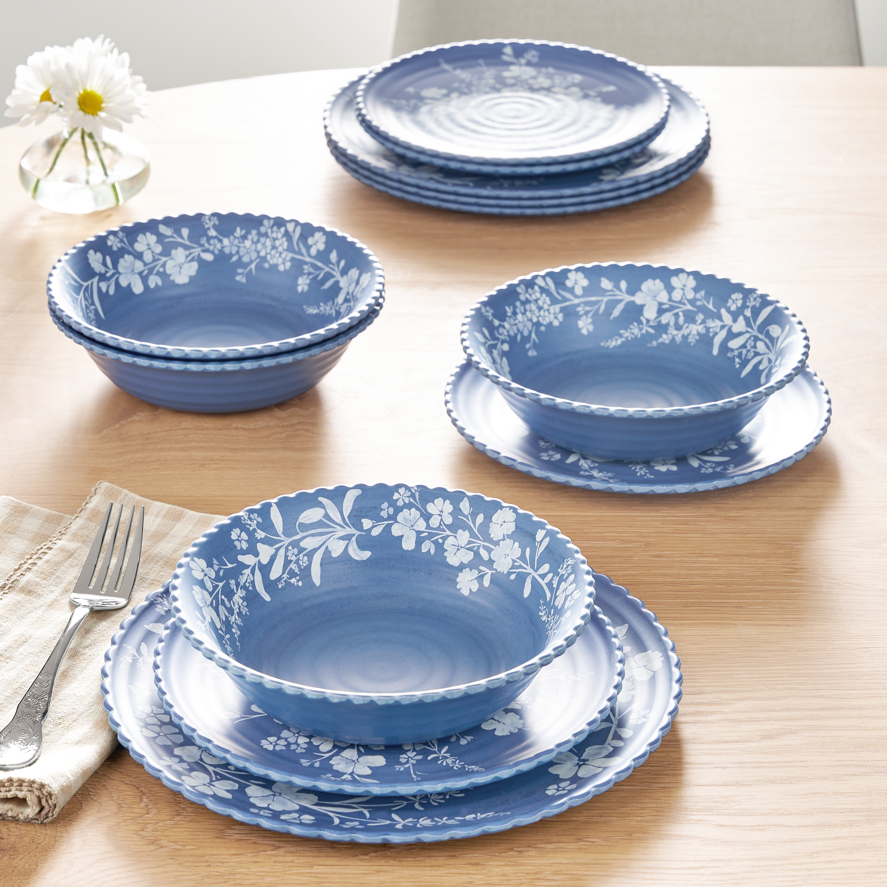 The Pioneer Woman 12-Piece Daisy Bamboo Melamine Dinnerware Set photo 2