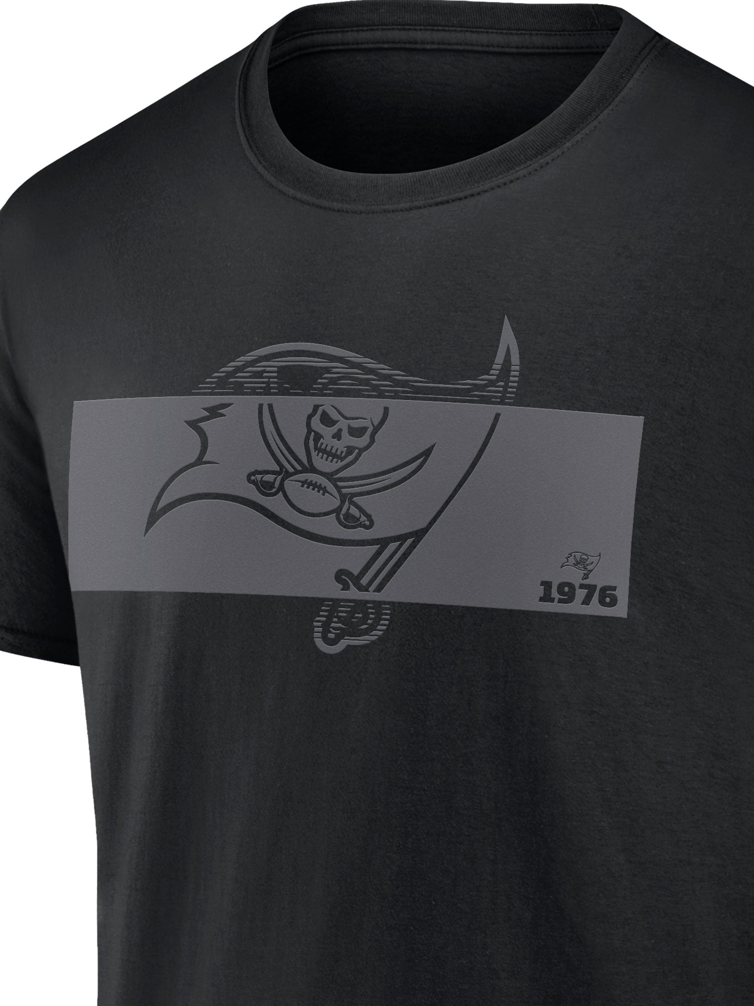 NFL Tampa Bay Buccaneers Men's Cotton Black Short Sleeve T-Shirt