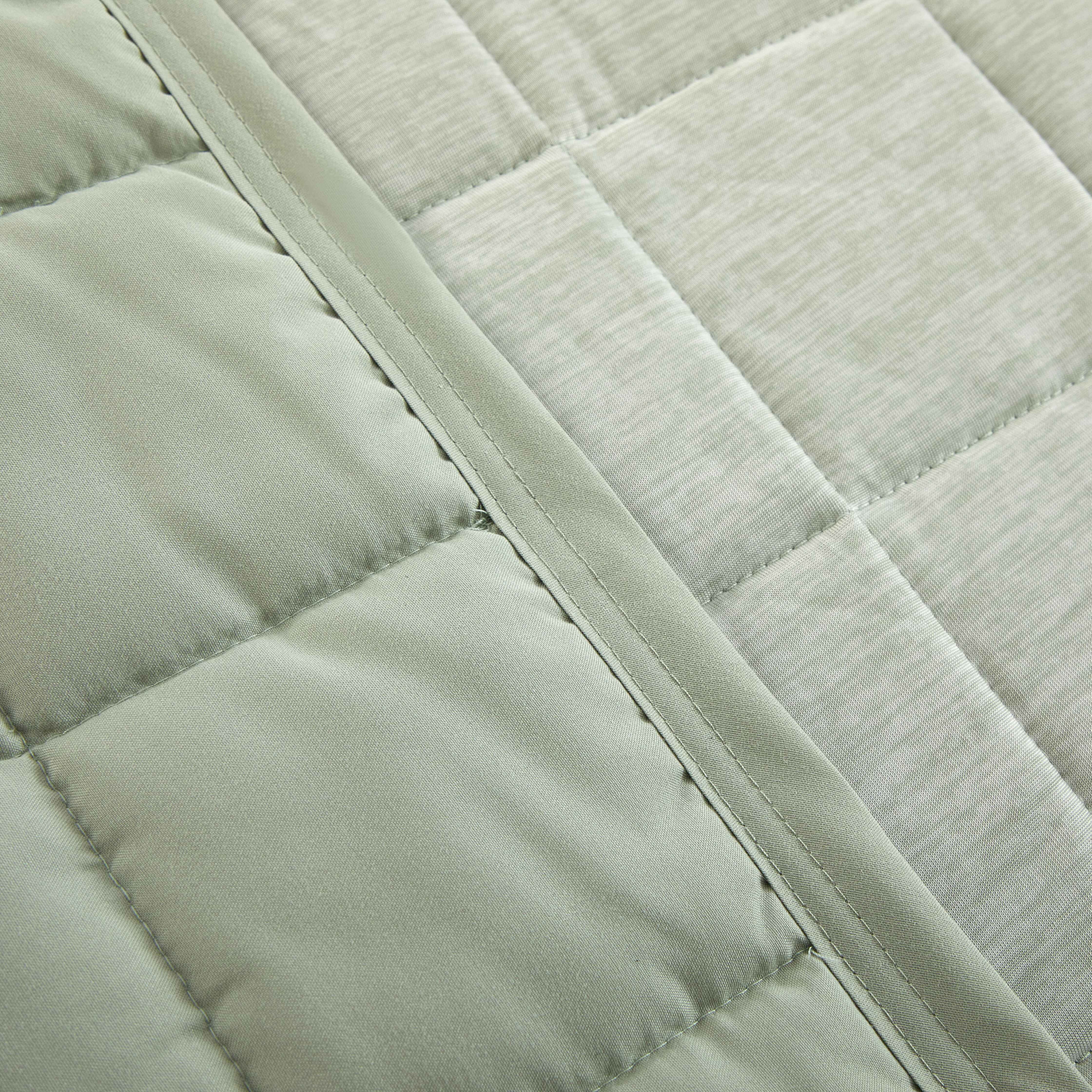 Essential Cooling Throw for All Seasons, Green, 50" x 60"