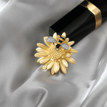 Daisy Burt's Bees Brooch Cute Dress Pin Gift Jewelry Brooch Lapel Buckle