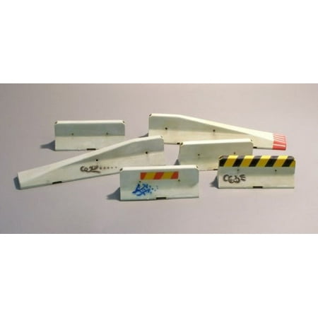 Plus Model 1:35 Roadblocks-Short Resin Diorama Accessory #372