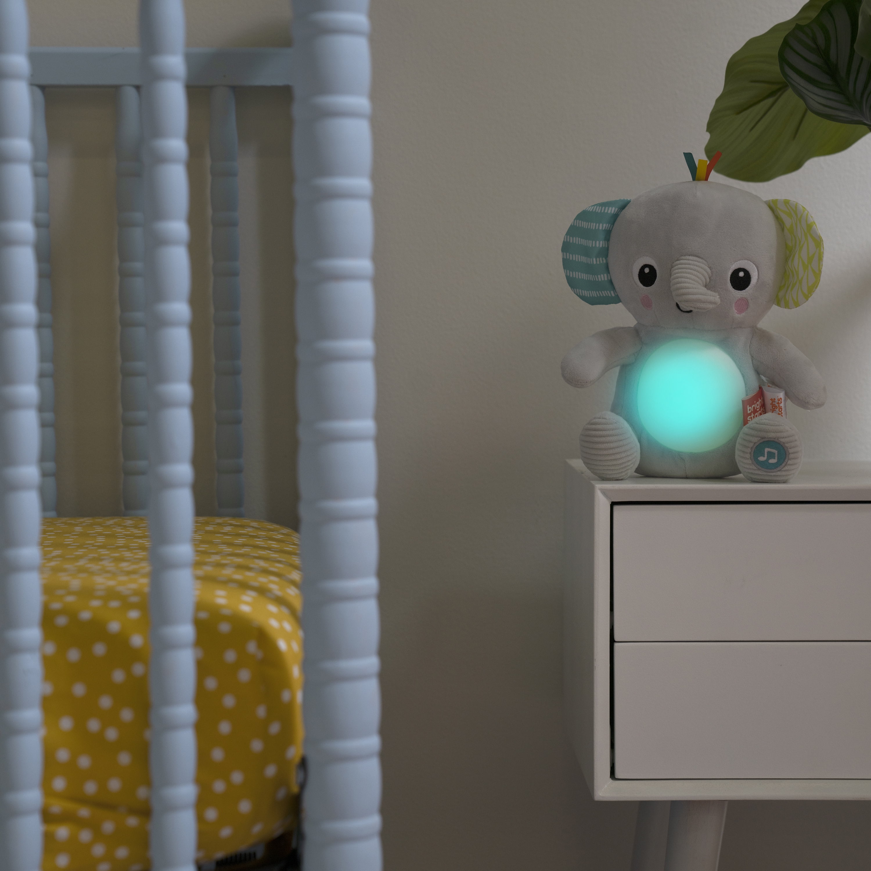 Jouet peluche Sons et Lumières Bright Starts Eléphant Hug-a-Bye Baby