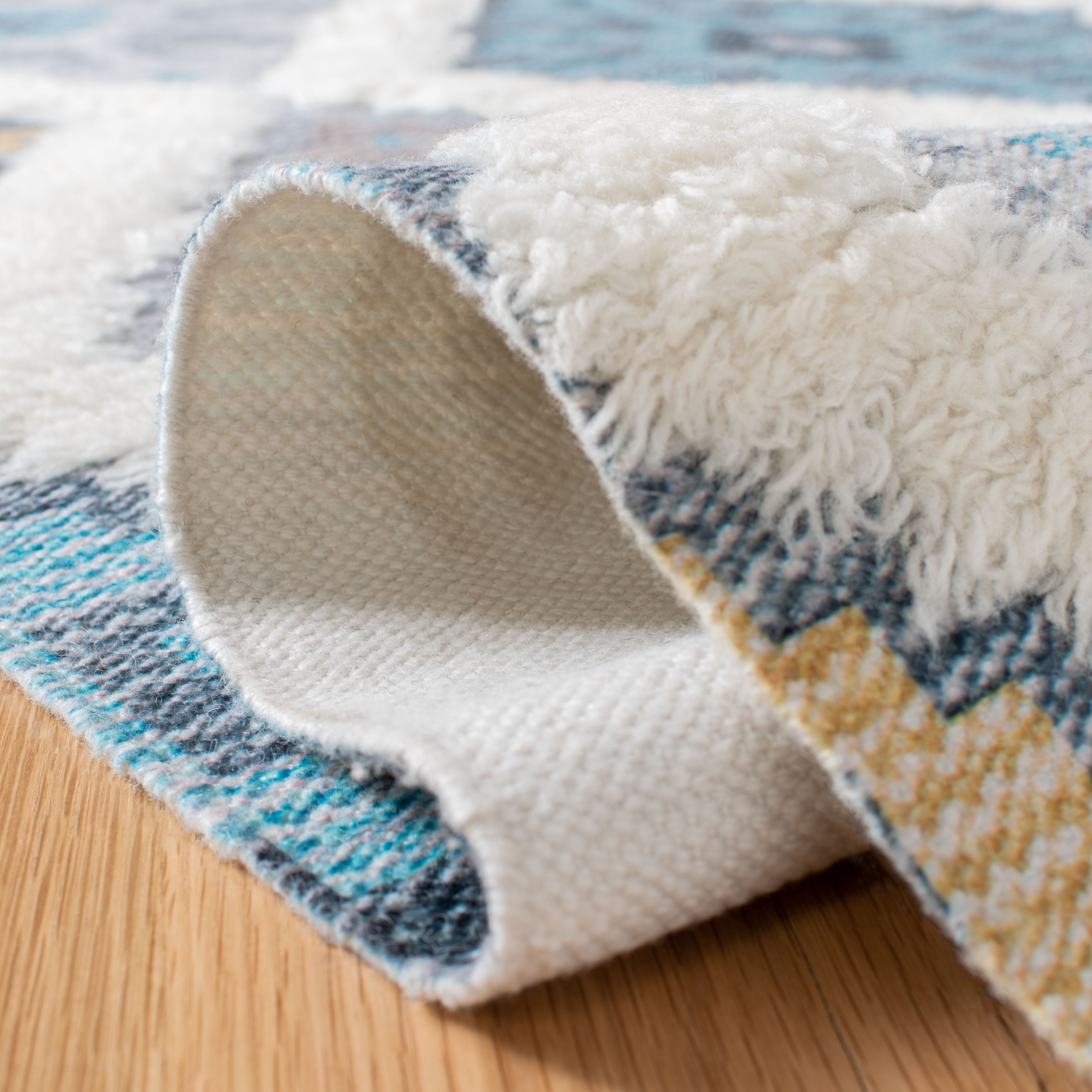 SAFAVIEH Saffron Cynarra Geometric Wool Runner Rug, Ivory/Turquoise, 2'3" x 8'