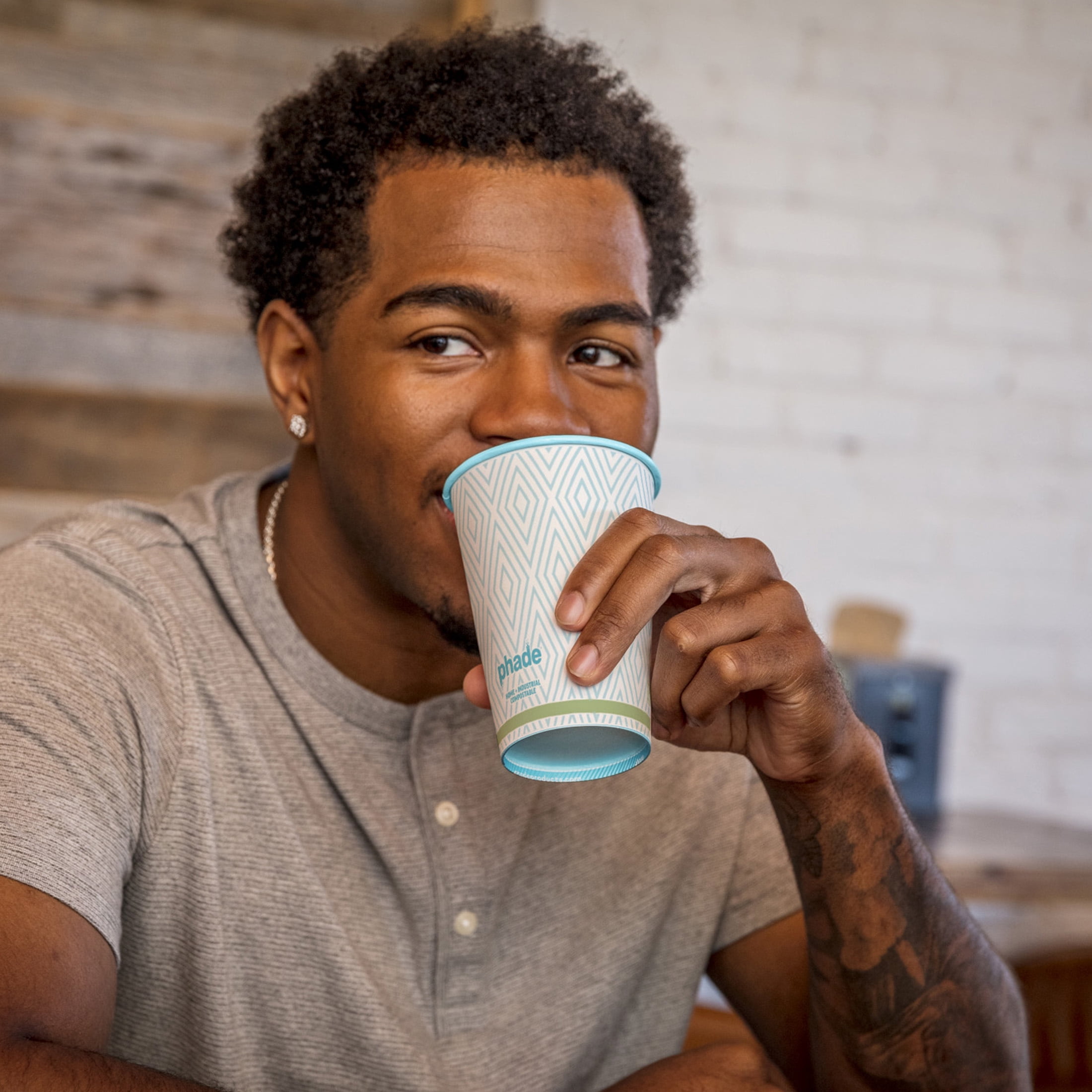Phade 16 oz Compostable Paper Hot Cups with Lids, 20 Count, Blue Diamond Design