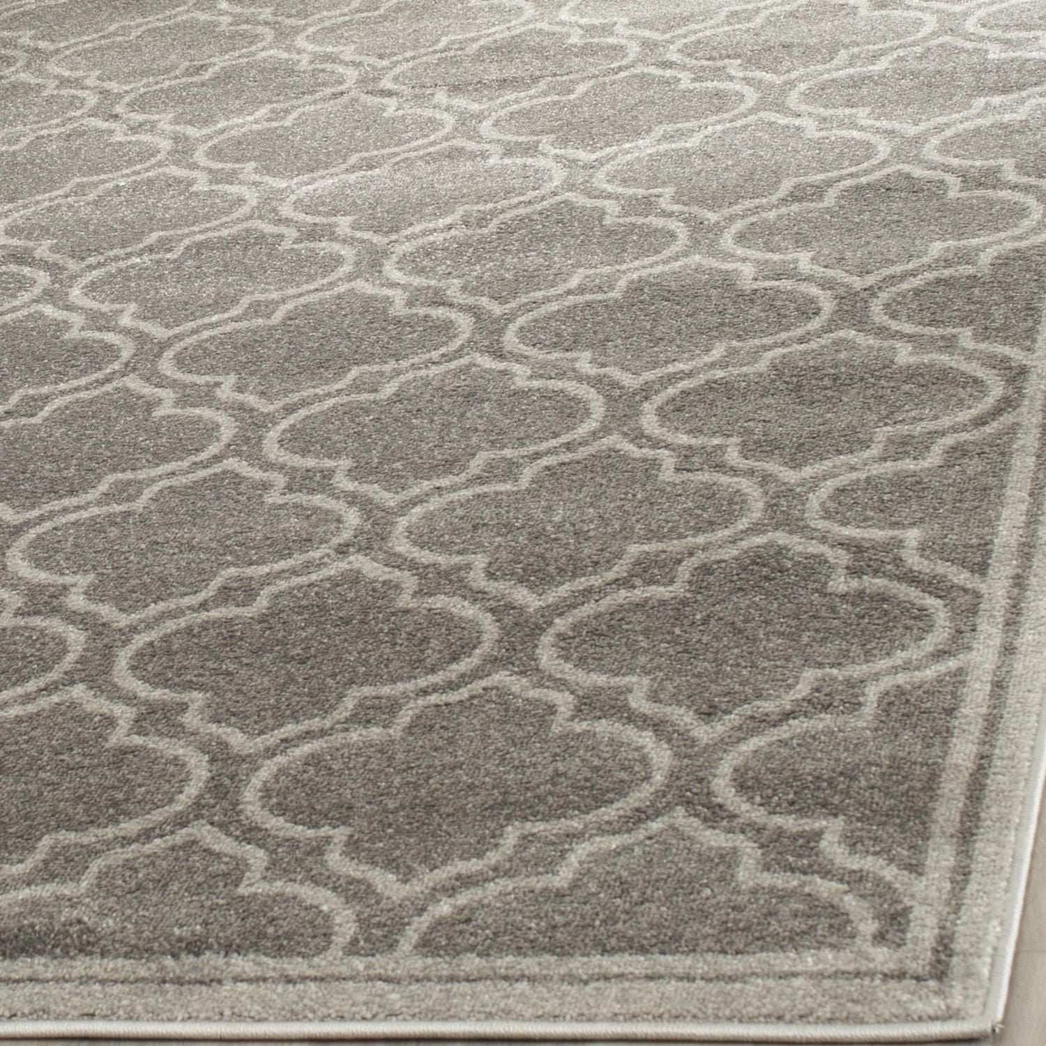 Safavieh Amherst Wilson Geometric Area Rug