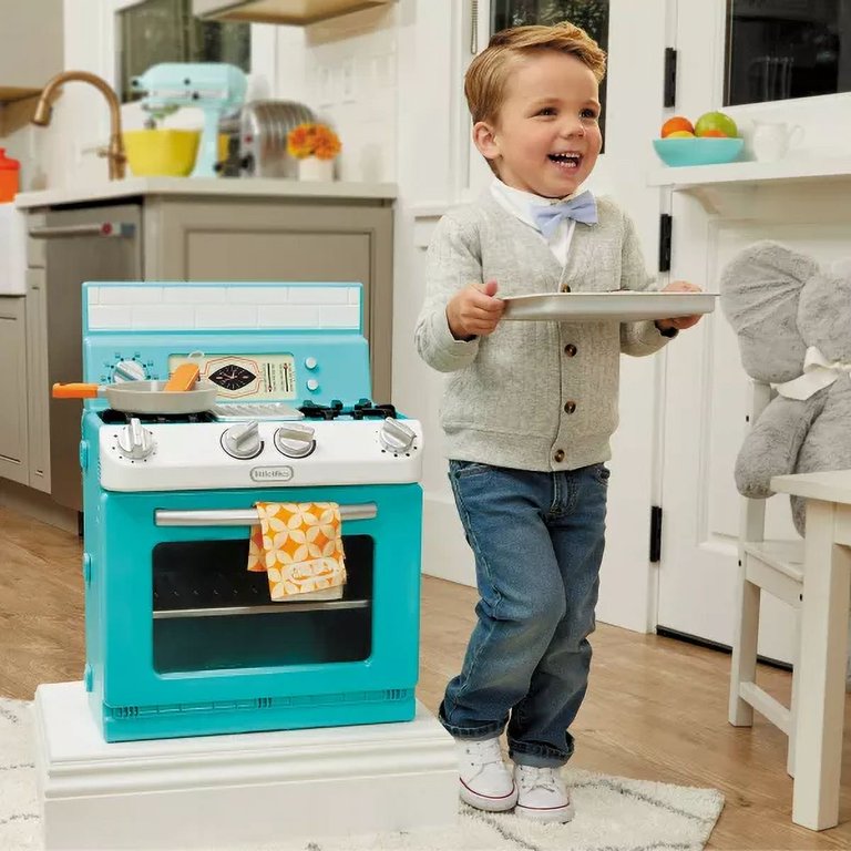 Little Tikes Retro '50s Inspired Oven Realistic Pretend Play