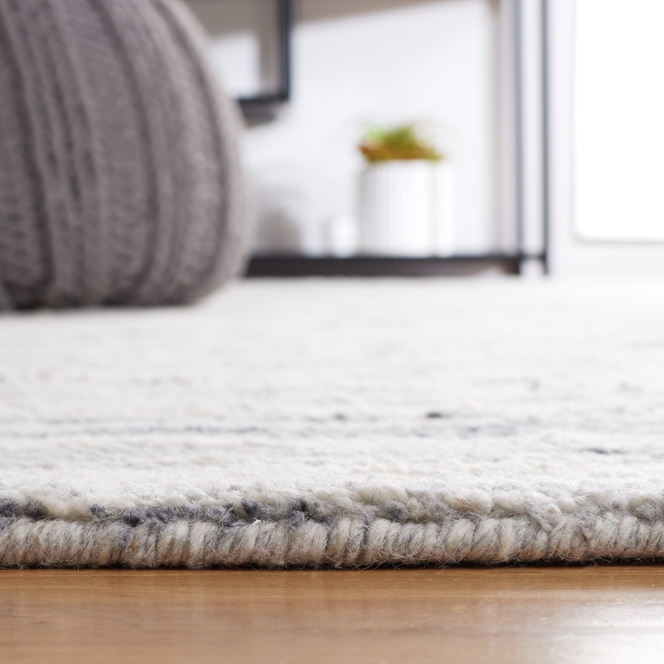 SAFAVIEH Casablanca Katharine Distressed Area Rug, Grey/Ivory, 5' x 8'