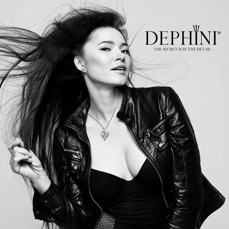 Dephini necklace deals